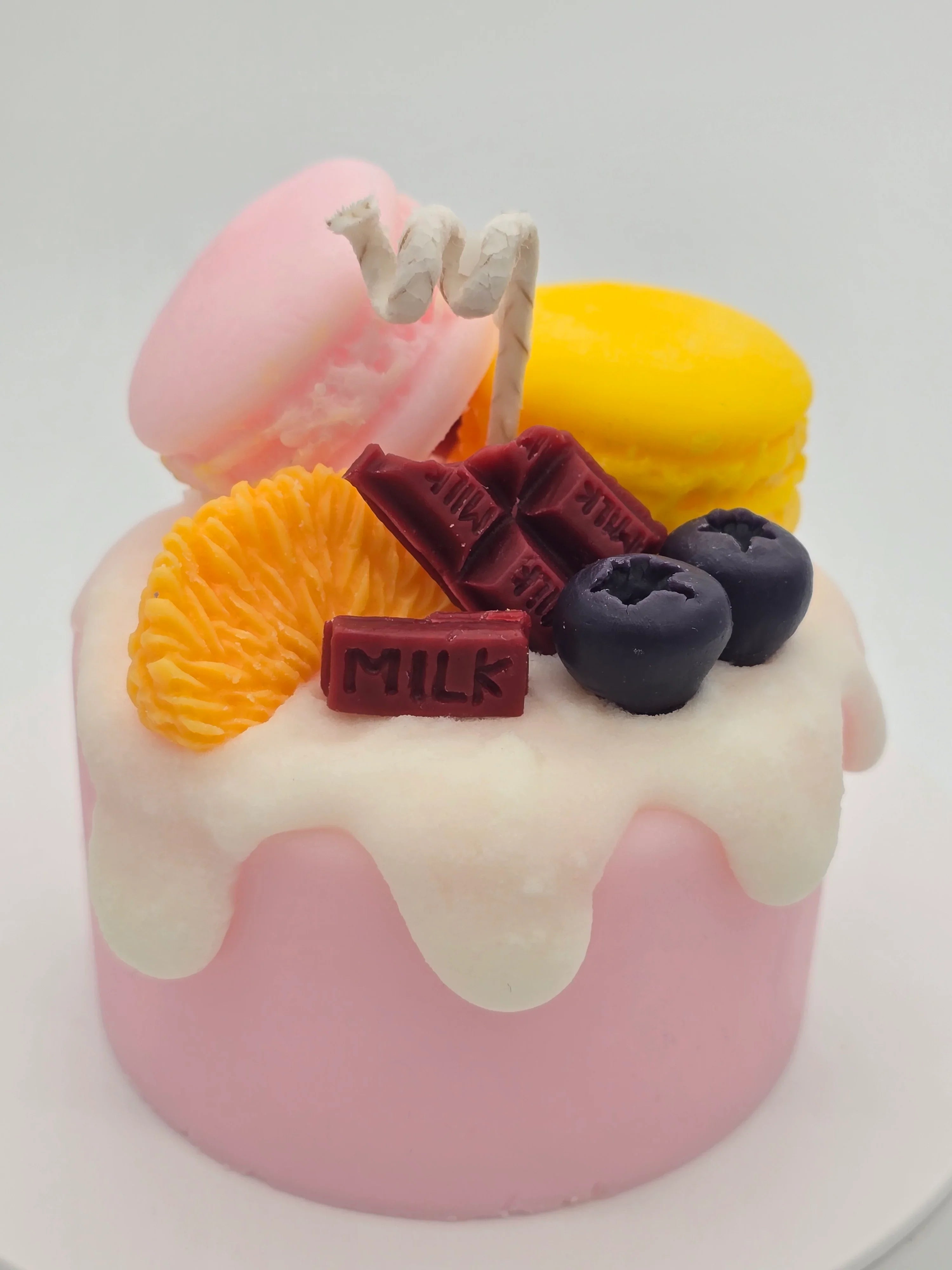 Macaron & Fruit Dessert Candle